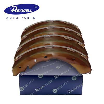 อะไหล่รถยนต์ ชุดรองเท้าเบรคกลอง 4600A106 97947802 8979478020 สําหรับ MITSUBISHI L200 / TRITON 2.5 KA4T 2010-2015